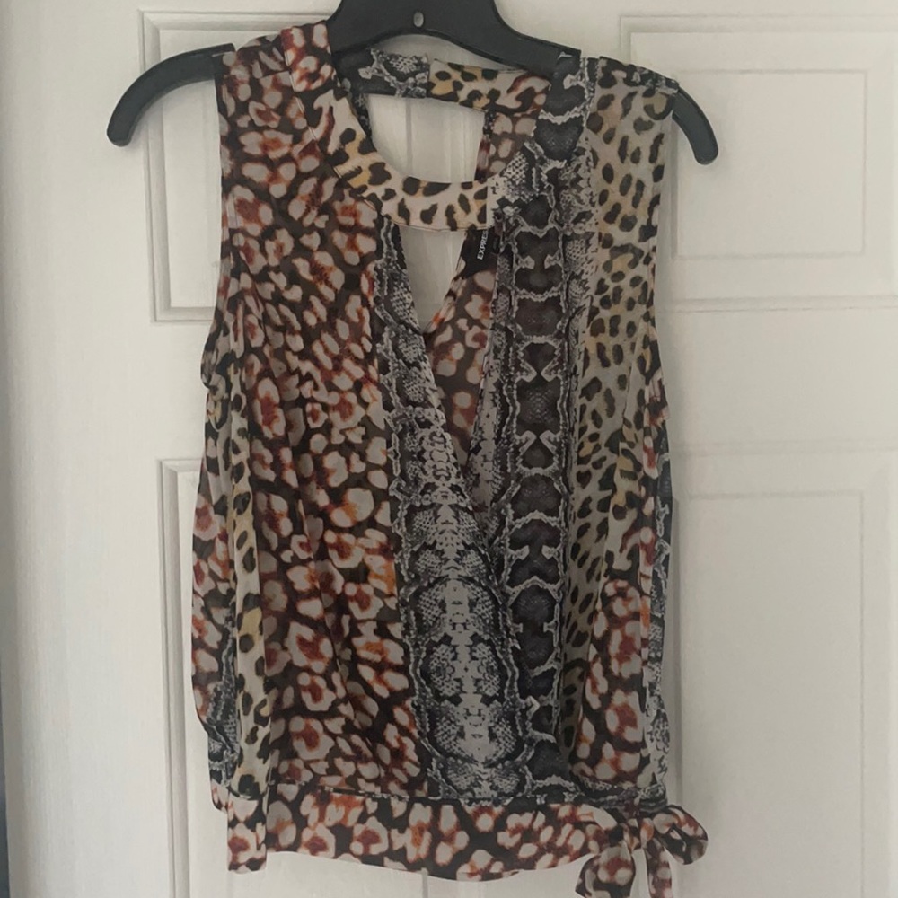 Express Sleeveless printed blouse
